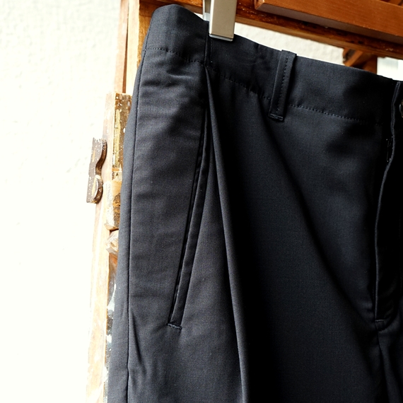 23 STILL BY HAND タック ウール イージースラックス STILL BY HAND - 【ラスト1点】【25SS】ウォッシャブルウール