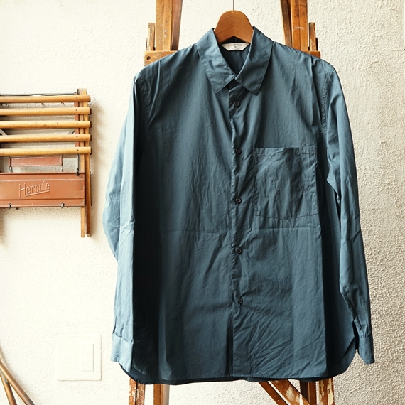 ル 年末のプロモーション STILL BY HAND サイロツイル生地のレギュラーカラーシャツ ジャケット・アウター